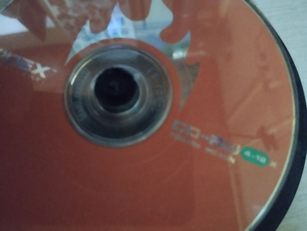 Відеокасети дитячі та дорослі, диски CD RW 700, нові