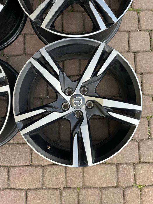 Oryginalne alufelgi Volvo 5x108 19 XC60 XC40 V90 V60 Bicolor R-Design