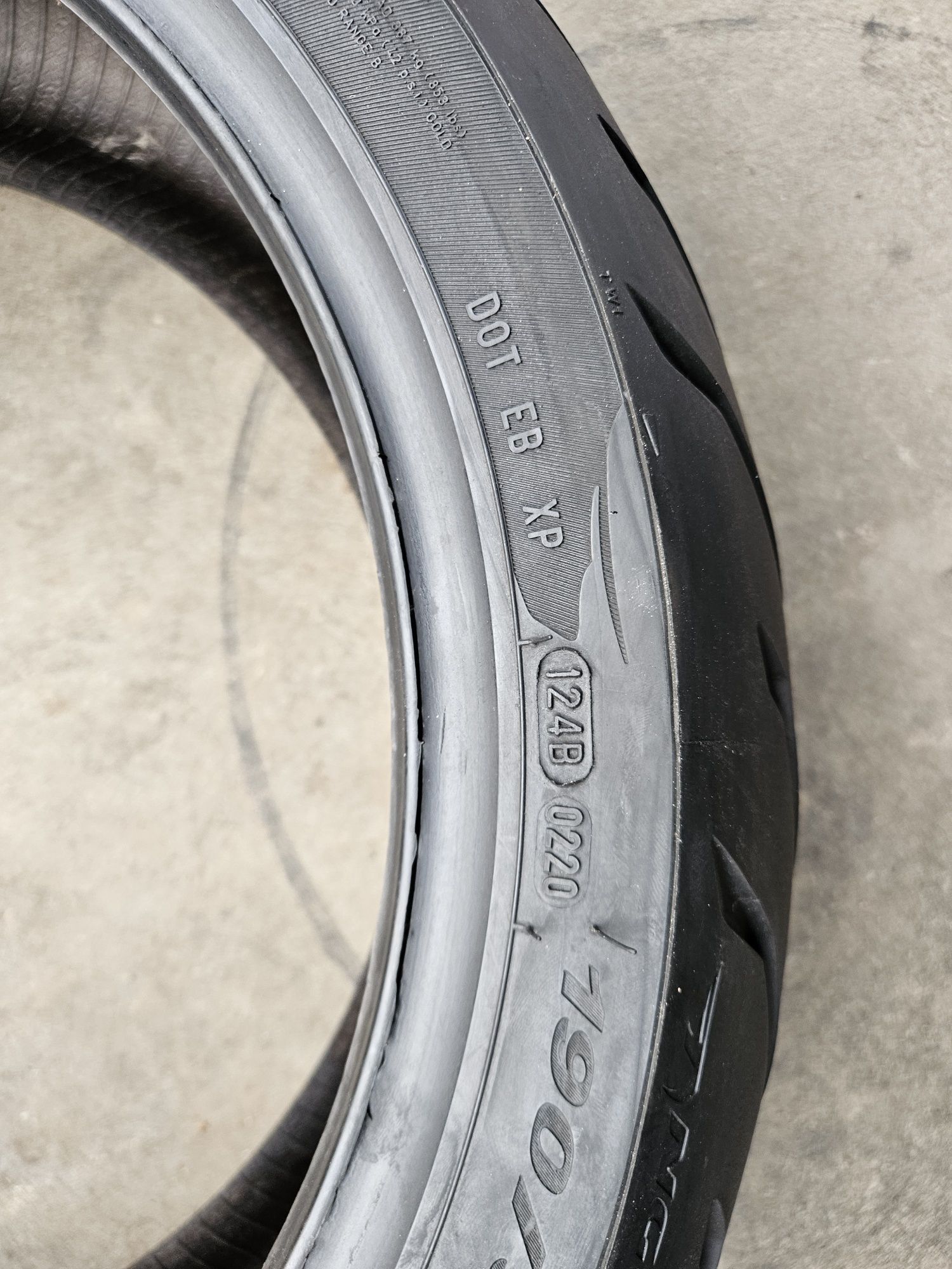 Komplet Pirelli Angel GT 190/55 120/70R17 Dot 0821