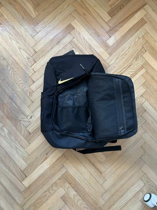 Plecak Nike Elite czarno–złoty