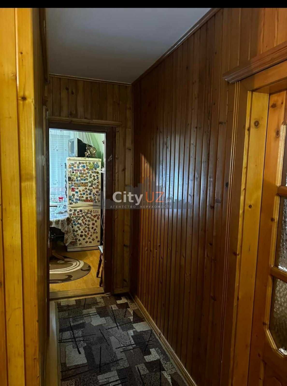 Продається квартира у Хусті