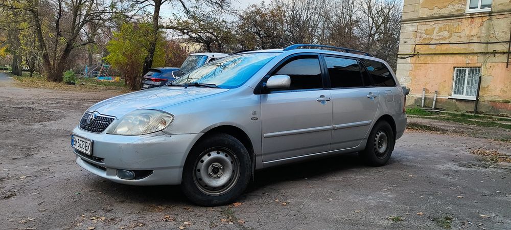 Продам автомобіль Toyota Corolla 120 універсал