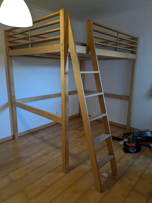 Estrutura de cama alta