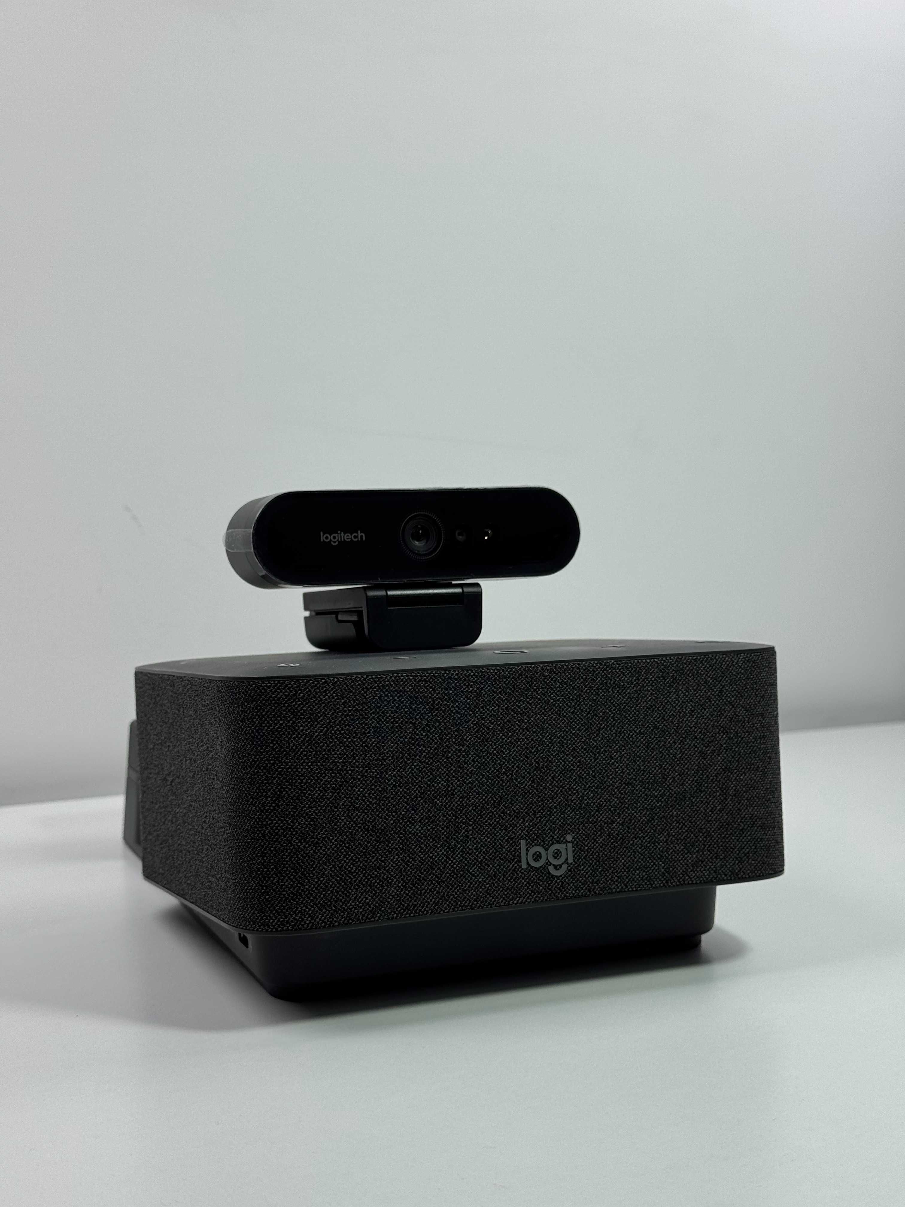 Набір для конференції Logitech Logi DOCK Focus Room Kit камера