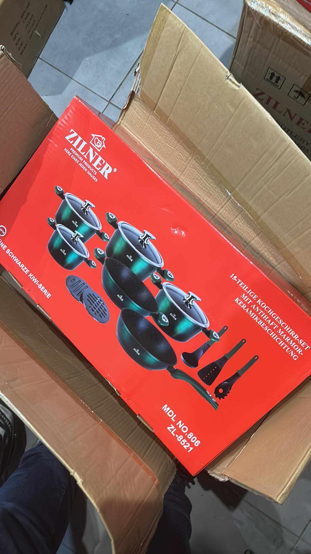 Zestaw garnków z akcesoriami 15 elementów