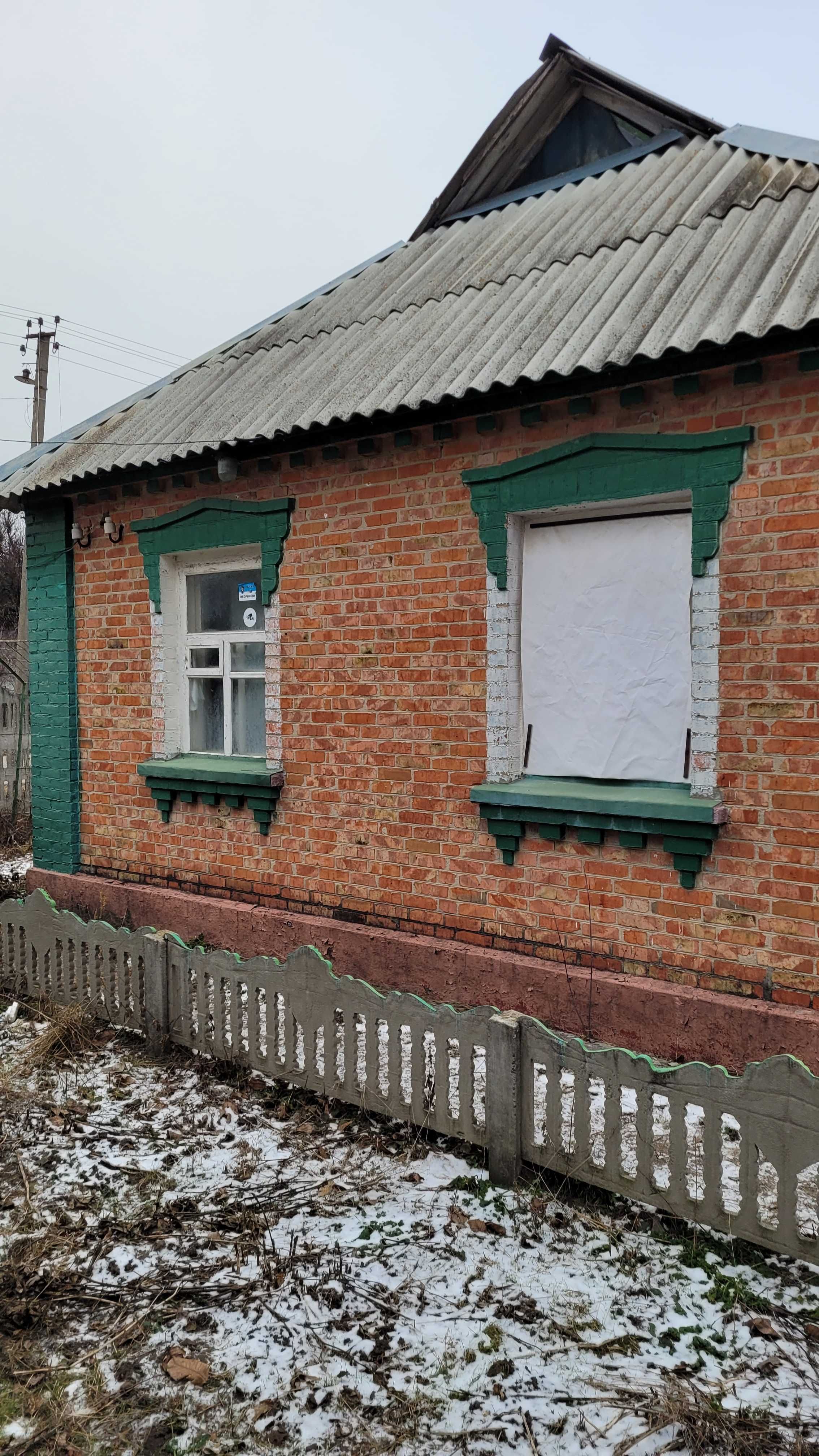 Будинок садибного типу в селі Вікторівка.