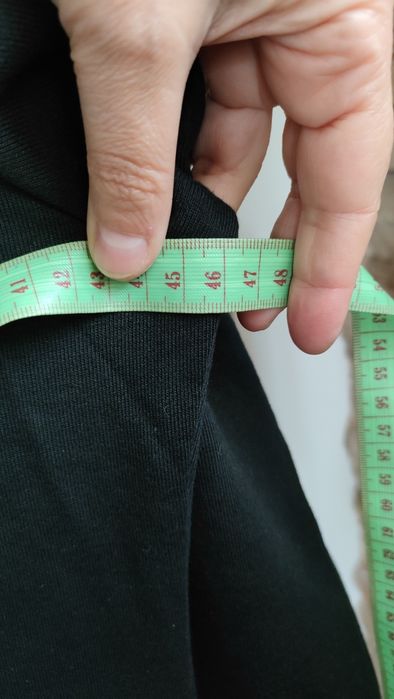 Vestido gótico com capuz e atilhos