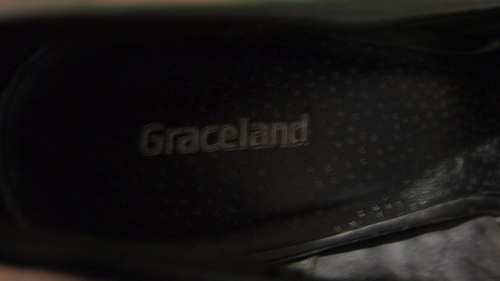 Туфли с шипами graceland