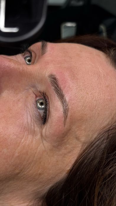 Волоскова техніка брів. Перманентний макіяж