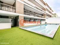 Apartamento T3 com piscina, garagem e arrecadação no Montenegro, Faro