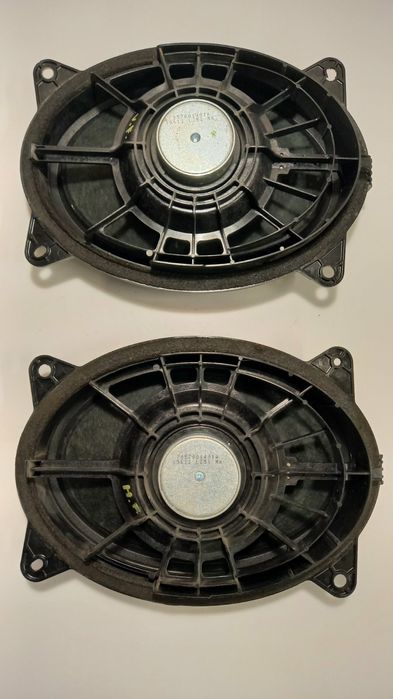 Динамики Toyota Prius Plus JBL 861600WV50