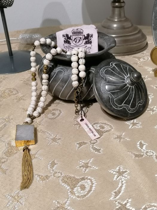 Bonito e elegante colar de contas com pingente em pedra Ágata