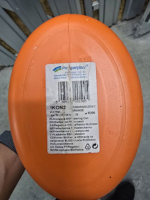 Zestaw doniczki i konewka 1,8l czerwone osłonki na kwiaty