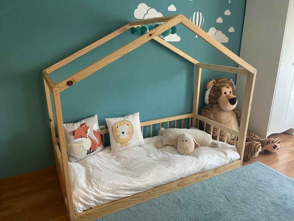 Cama Montessori madeira bebé sem colchão