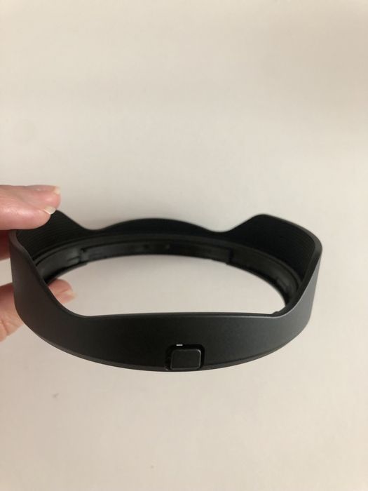 Pára-sol Canon (lens hood) EW-83P