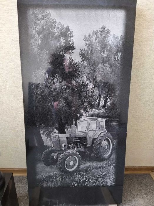 Пам'ятники, виготовлення та монтаж.