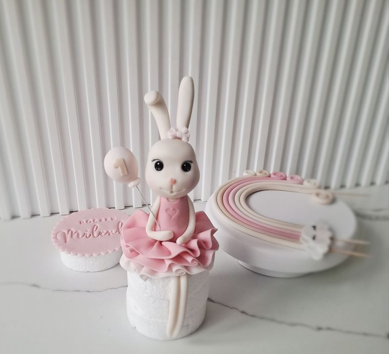 Króliczek z masy cukrowej na tort zestaw figurki 3D