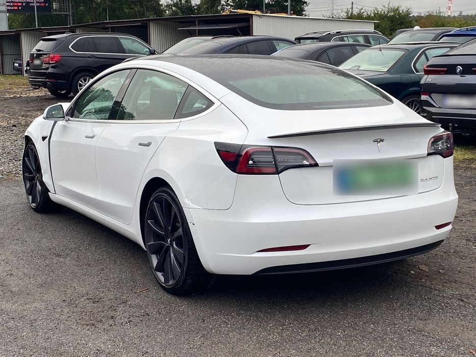 Tesla Model 3 Rej. 08/2020 Performance AWD Salon Polska
