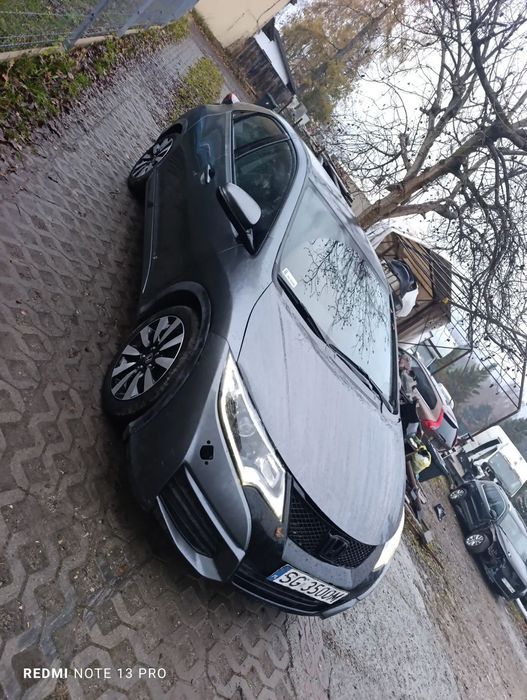 Honda Civic 80 tys km Lift Salon pl 1,8 benzyna kamery czujniki tempomat led