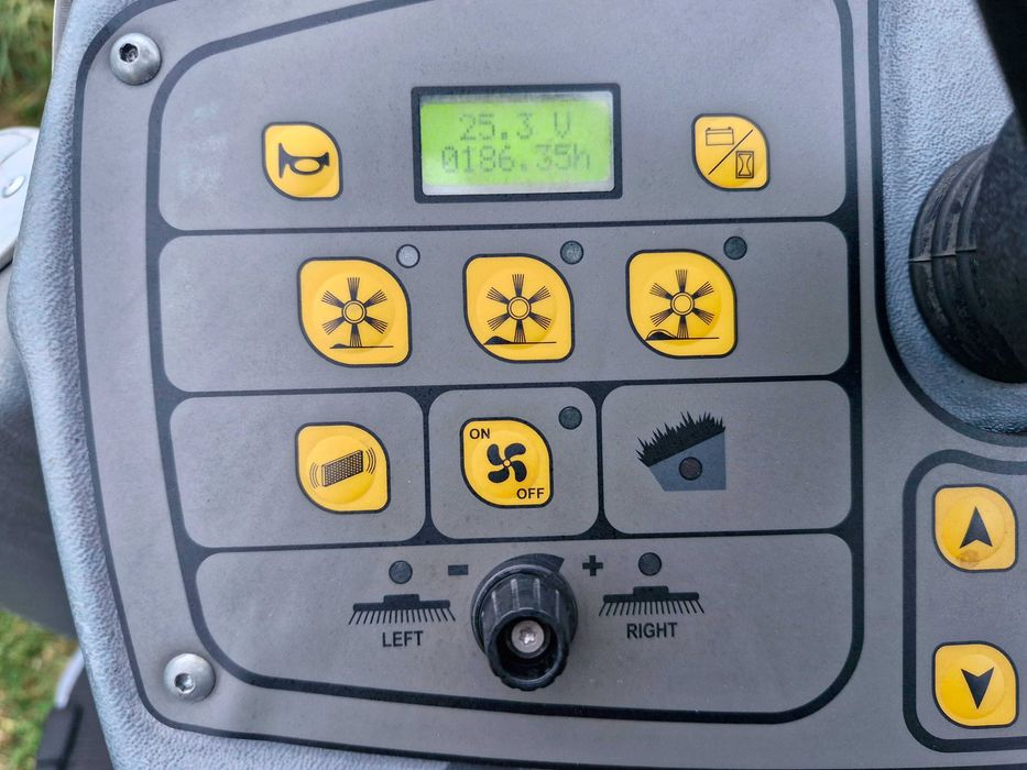 ZAMIATARKA SPALINOWO ELEKTRYCZNA hybrydowa IPC gansow 1404 honda 190h