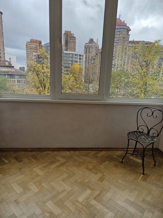Продаж  2-3 кімнатна квартира вул.Алмазова,14 82м метро Печерська