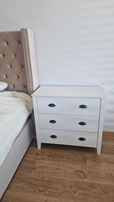 2 cómodas/ mesas de cabeceira