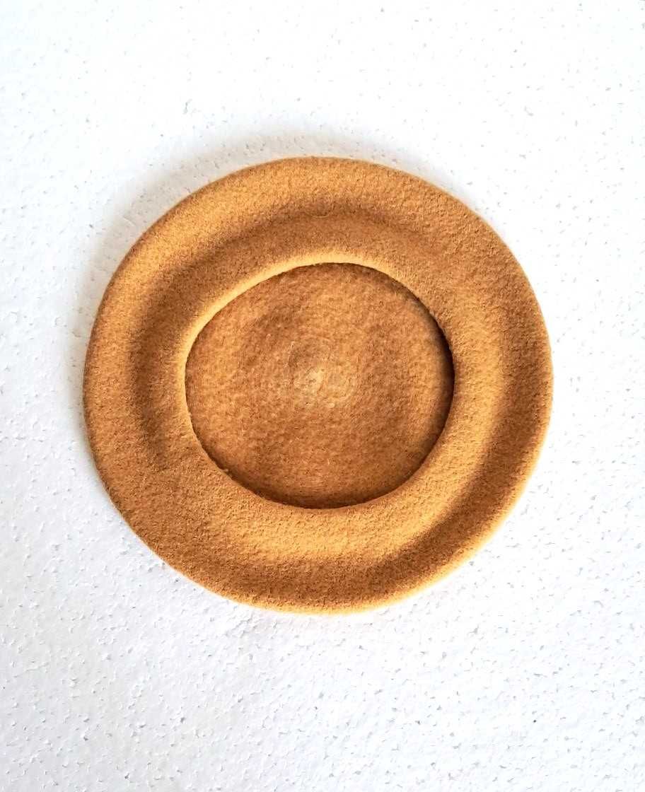 Camelowy  musztardowy beret 100% wool Fezko