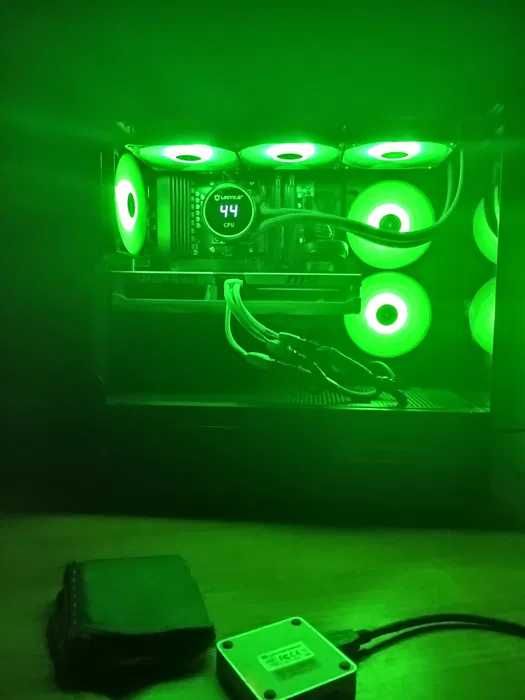 pc gaming high end - ryzen 7 9800X3D - RTX 5080 - 32GB - 1TB