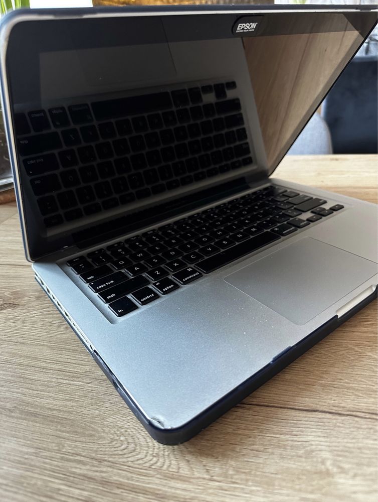 Apple MacBook Pro 13 2011 Intel core i5, 8gb, ssd