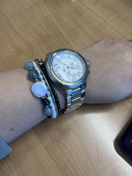 Pulseira com pedras verdes naturais