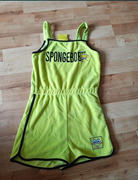 Nr119) kombinezon SpongeBob  8 9 10 lat krótkie spodenki