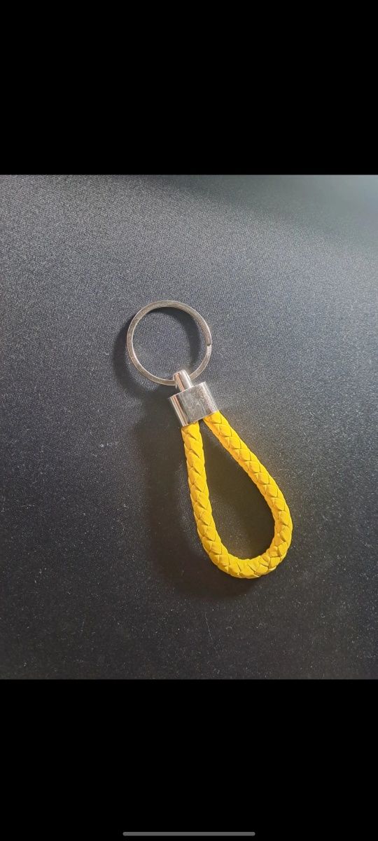 Chaveiro amarelo