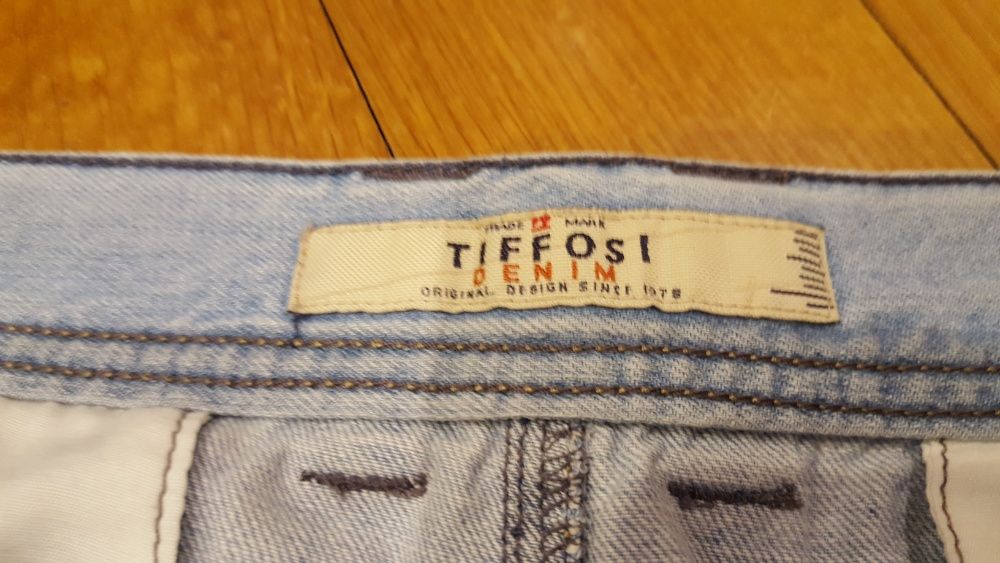 Roupa rapaz em optimo estado e de marca