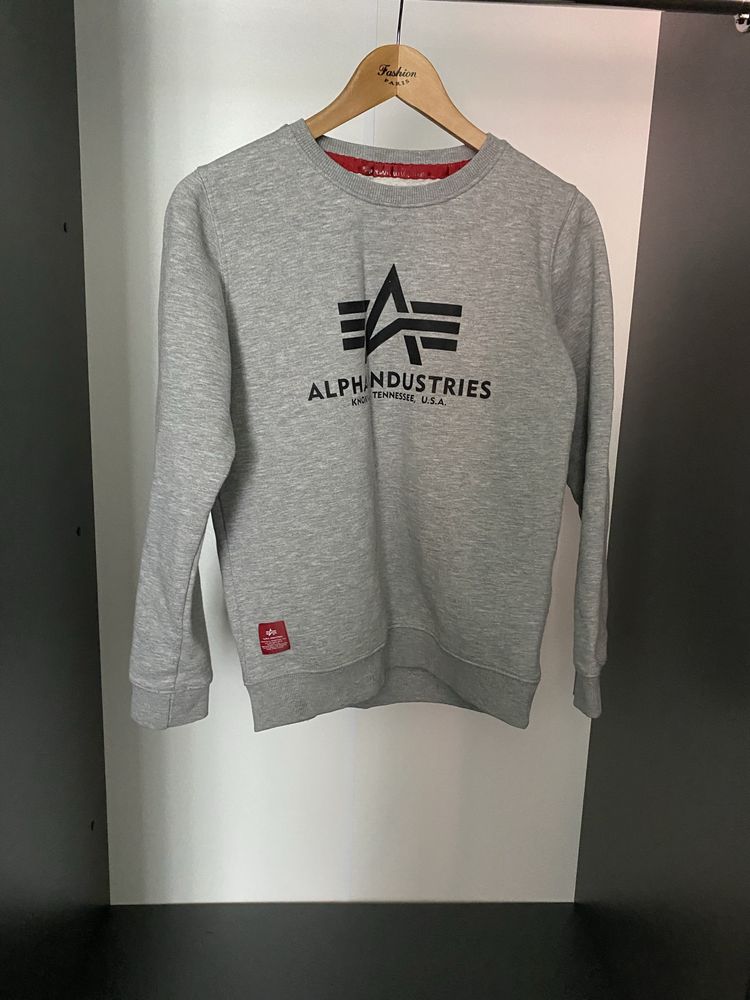 Худи от брендa Alpha Industries