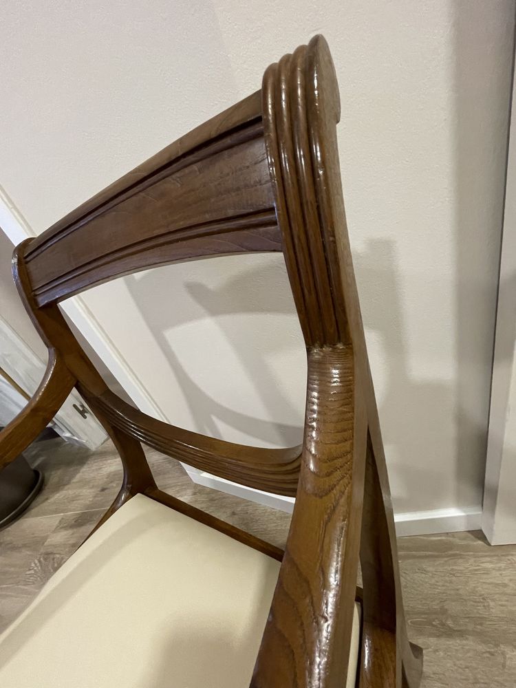 Cadeira de Madeira Vintage c/ assento restaurado