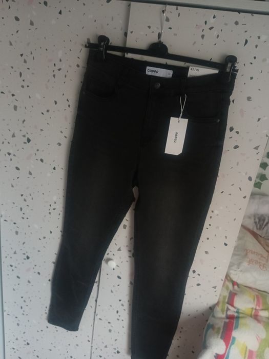 Nowe spodnie jeansy skinny czarne unisex.