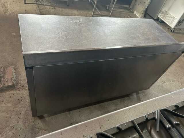 Bancada de inox com 2 portas e prateleira