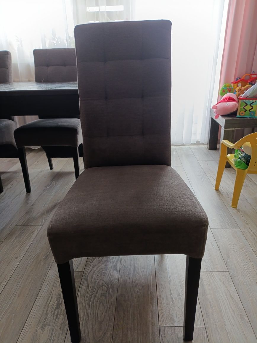 Stół plus krzesła plus gratis