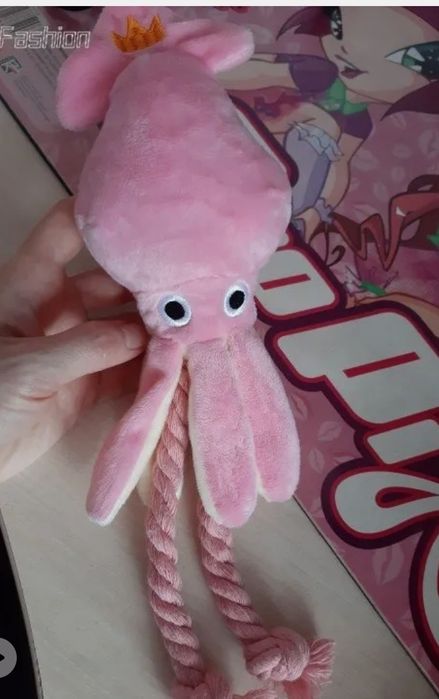 Іграшки та піжама для собак та котів