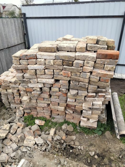 Продам цеглу була у використанні
