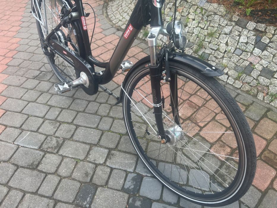 Rower elektryczny Cortina  rama 53 cm.  kola 28