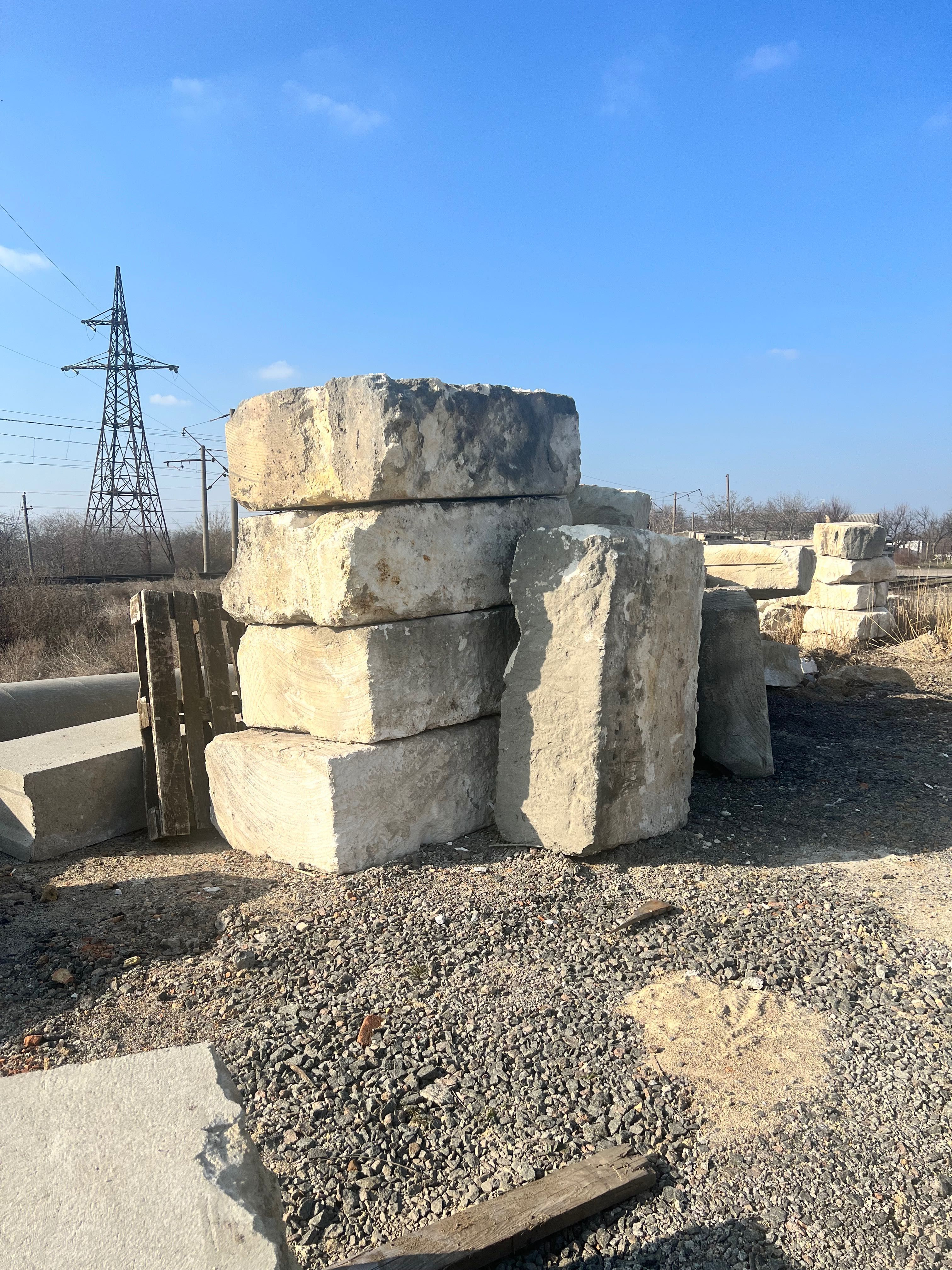 Продам будівельні матеріали: клюшки, плити