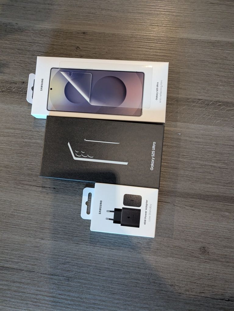 Samsung Galaxy S25 Ultra 1TB + Galaxy Watch 7 40mm