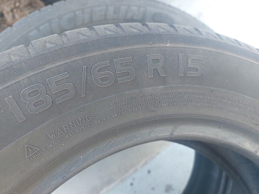 Pneus 185-65r15 Michelin muito bons