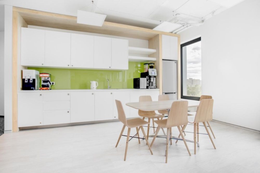 Wynajem biura w Warszawie:Prywatna 1-2 osobowa w Regus Witosa Point