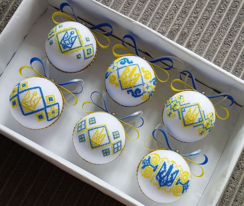 Вишиті іграшки новорічні ручна робота