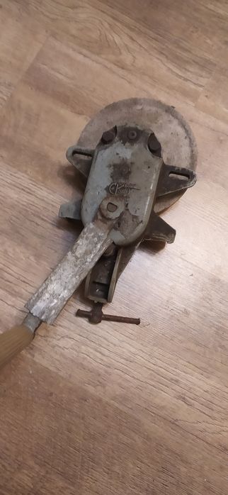 Точилка ручная .