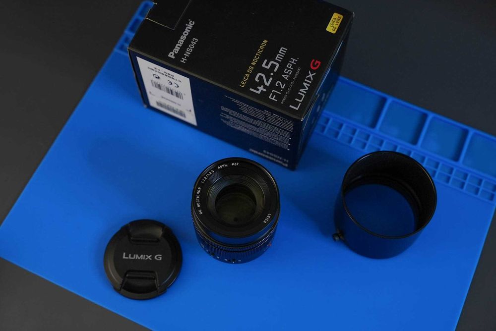 Об'єктив Panasonic Lumix Leica DG Nocticron 42.5mm, f1.2.