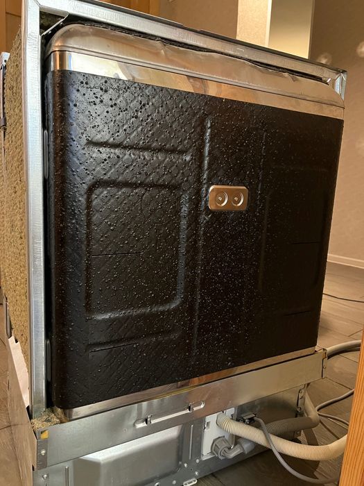 Посудомоечная встраиваемая  машина  whirlpool ADG 7200