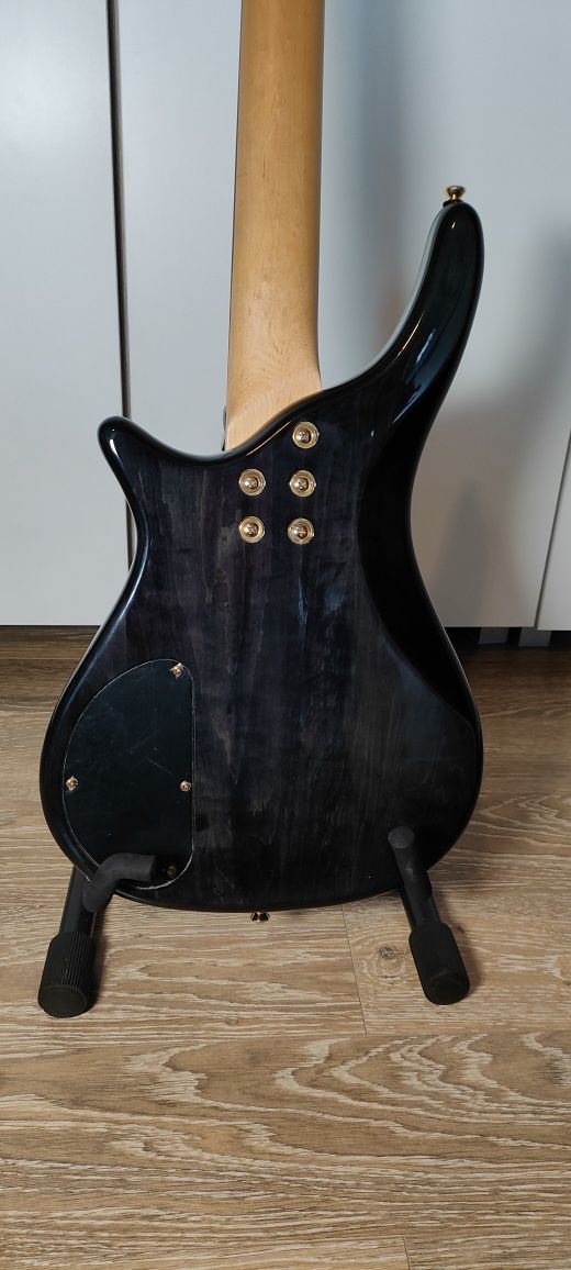 Gitara basowa Johnson Catalyst, futerał, wzmacniacz